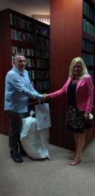 Професор доктор Саша Марковић и директорка Библиотеке Снежана Ђенић