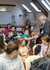 Druženje Vlaste Cenića sa osnovcima