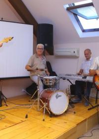 Кабаре музичари