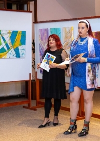 ОТВАРАЊЕ ИЗЛОЖБЕ АУТОРКЕ ВЕСНЕ ПЕТРОВИЋ 