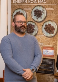 аутор изложбе Урош Бузуровић